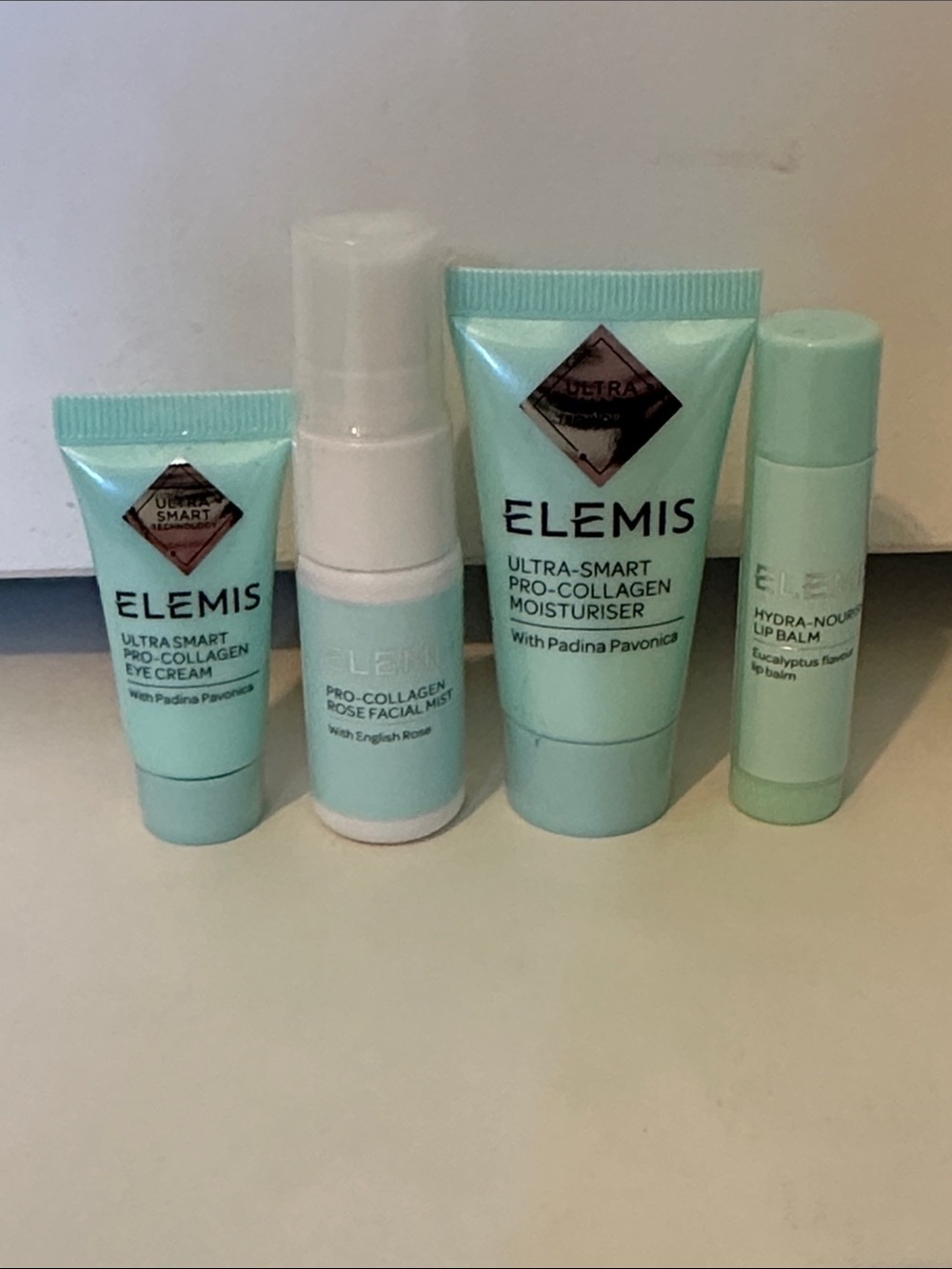 ELEMIS Mint Green Ultra-Smart Pro-Collagen Travel Skincare Set